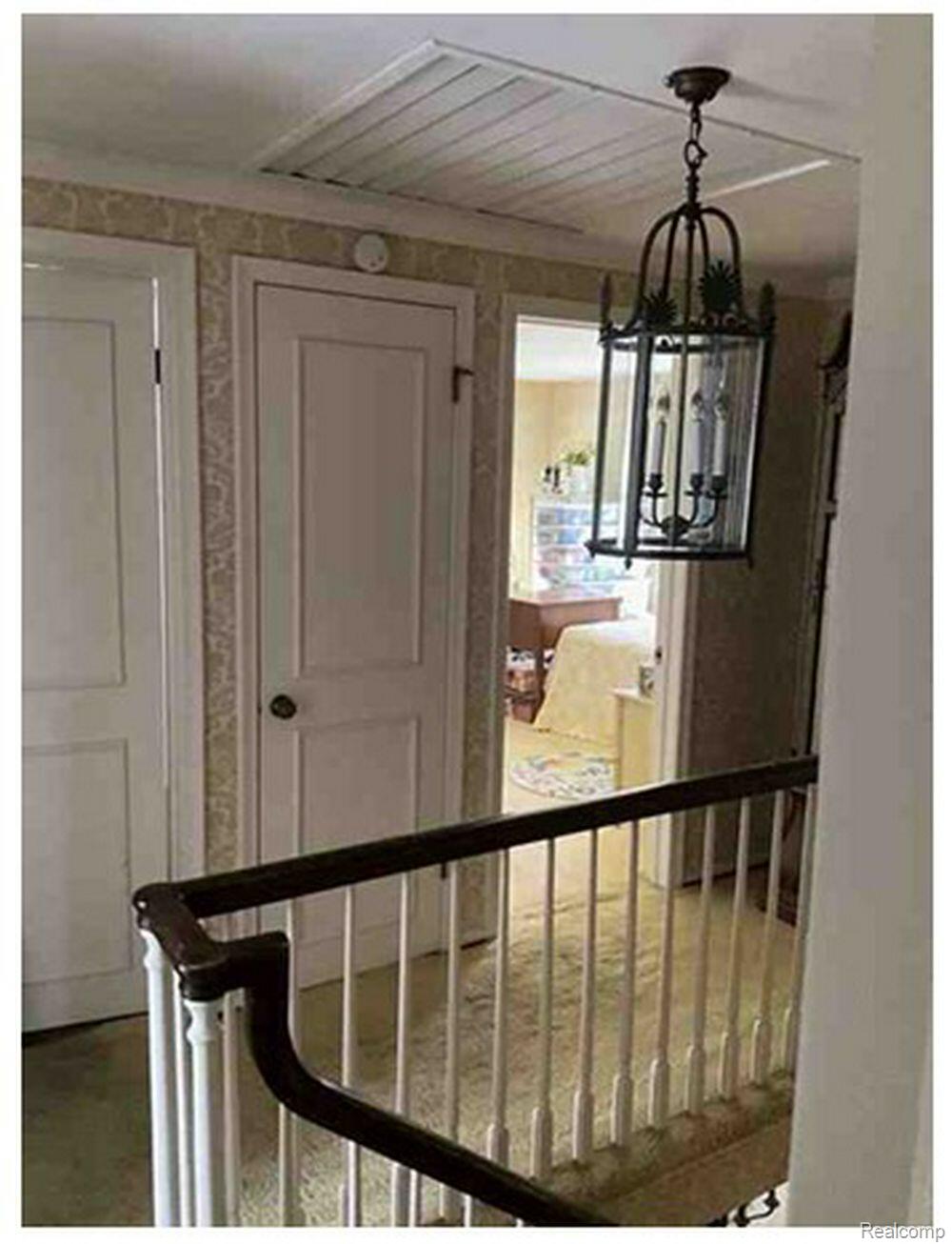 491 Colonial Road Property Photo 12