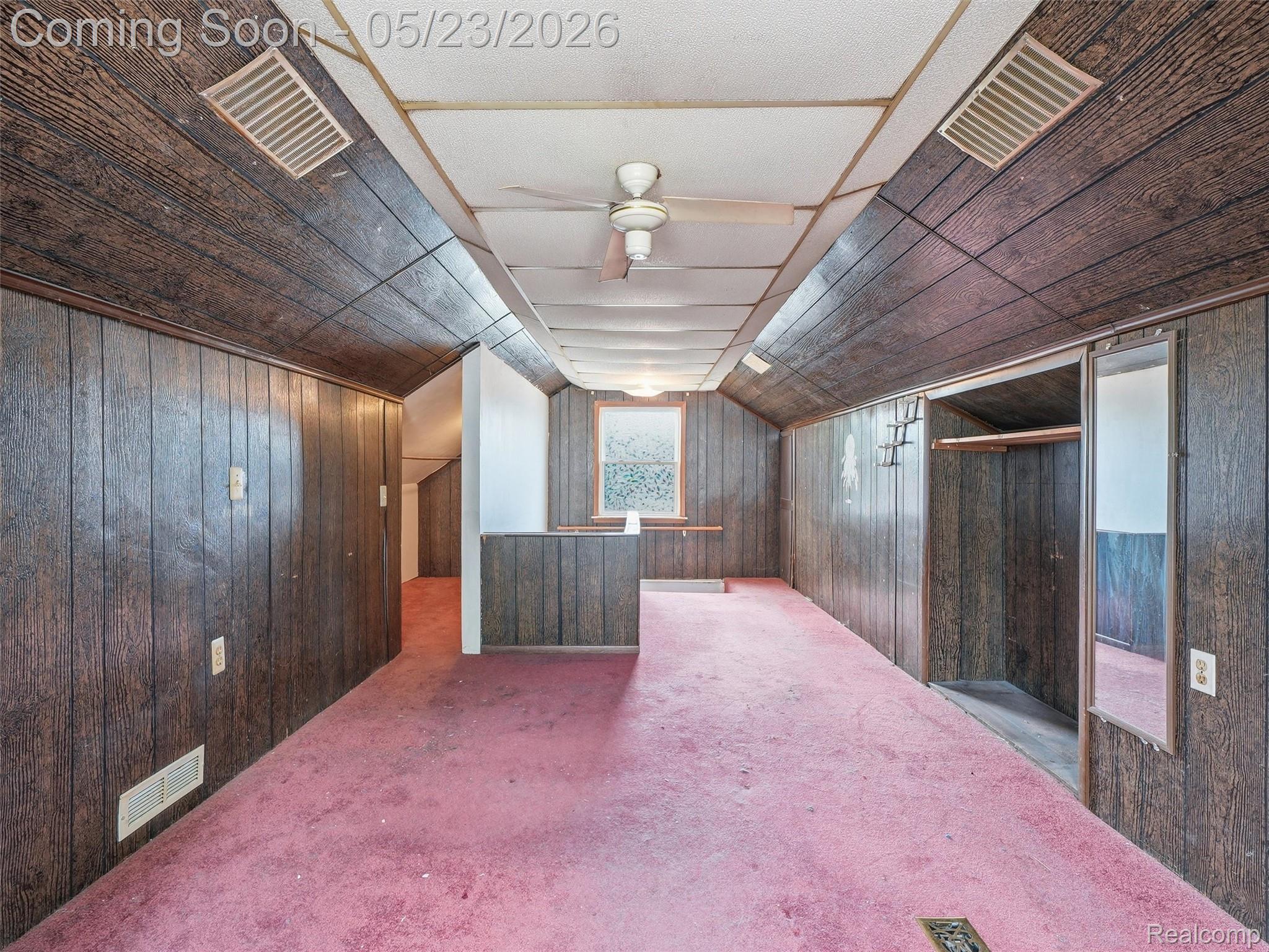 19132 Glenmore Property Photo 12