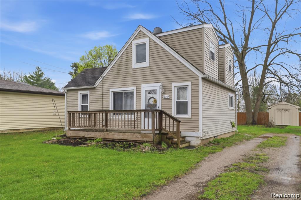 2164 Savoy Avenue Property Photo 1