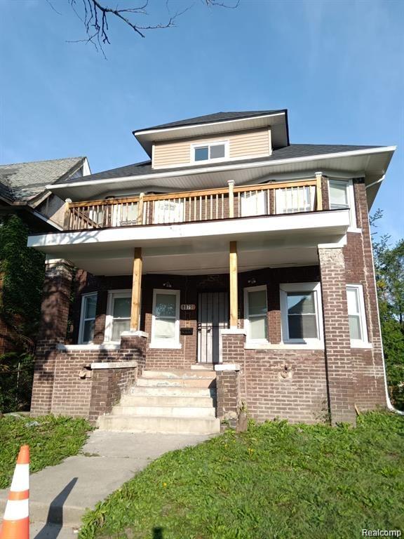 8879 N Clarendon Street Property Photo 1