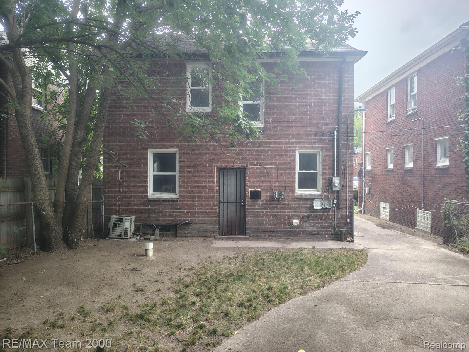 16174 Griggs Street Property Photo 3