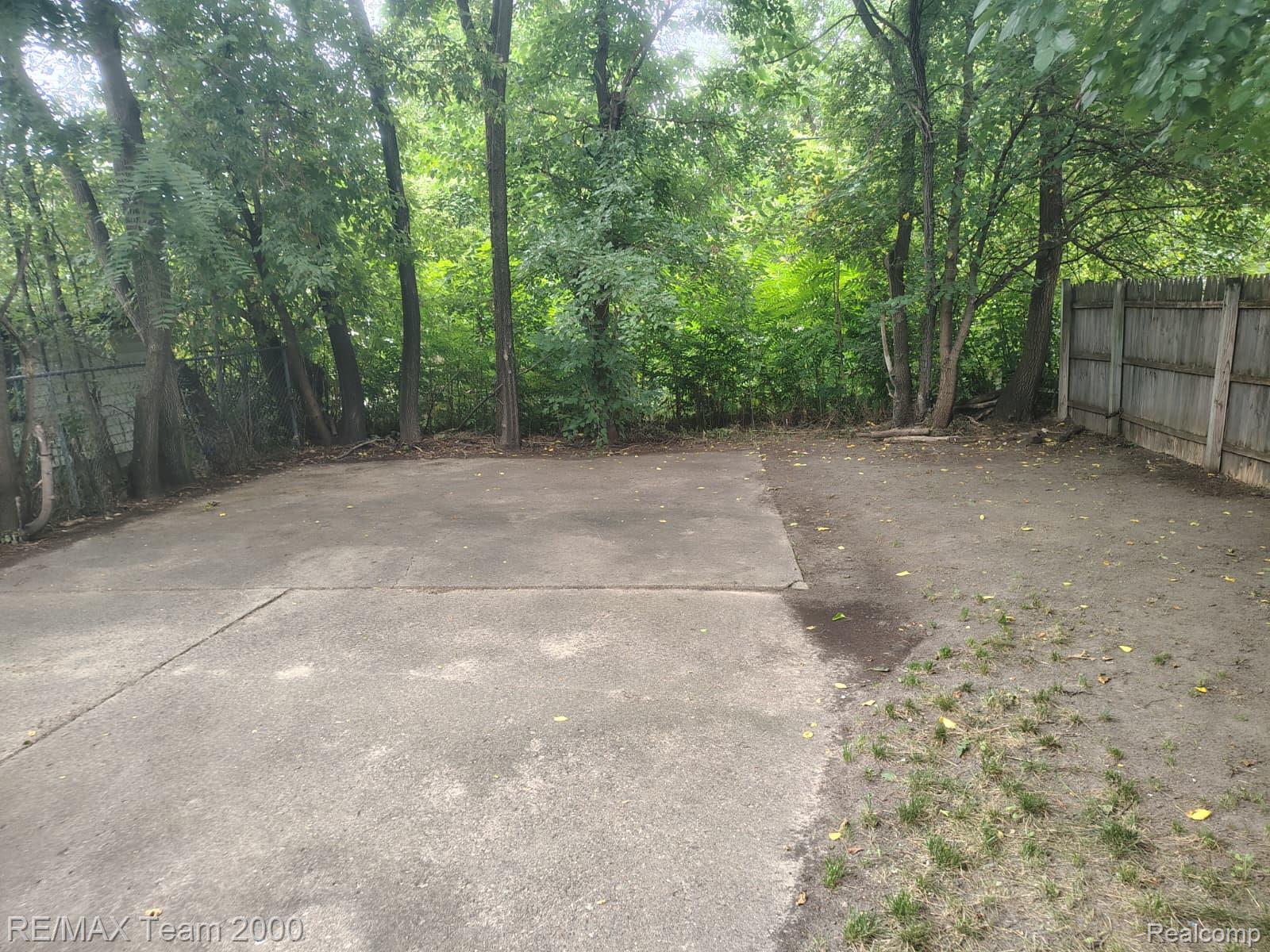16174 Griggs Street Property Photo 4