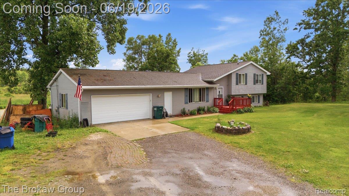 4495 Groveland Road Property Photo 4