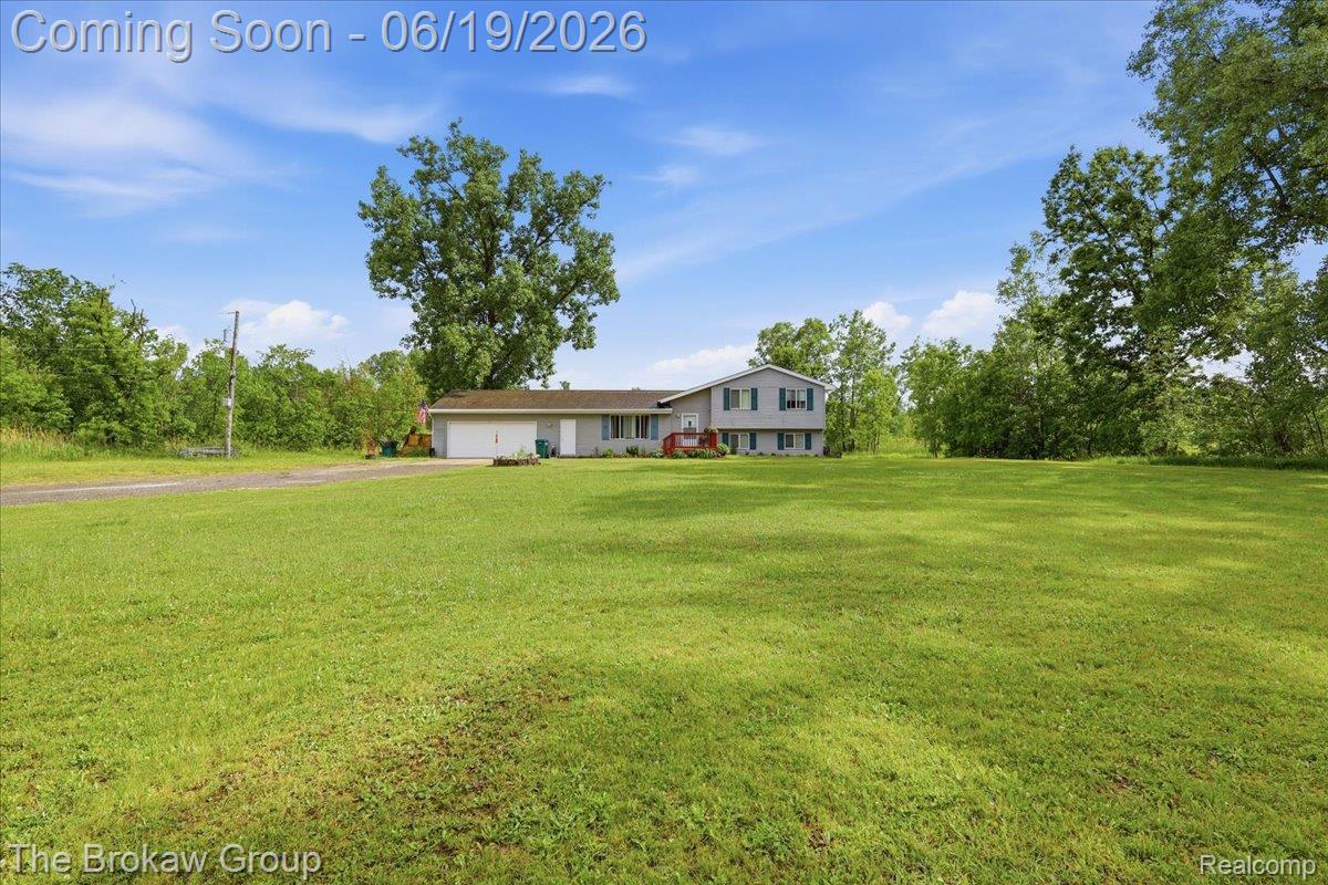 4495 Groveland Road Property Photo 8