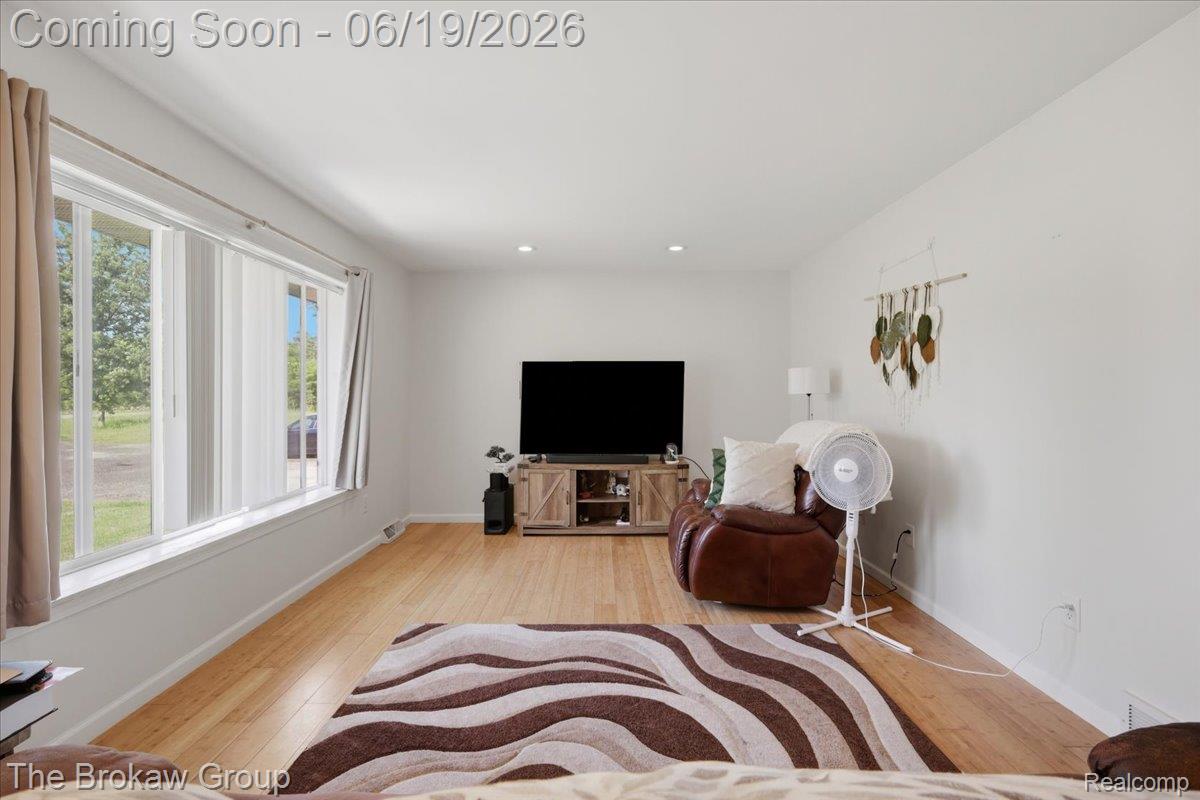 4495 Groveland Road Property Photo 11