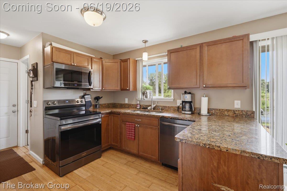 4495 Groveland Road Property Photo 17