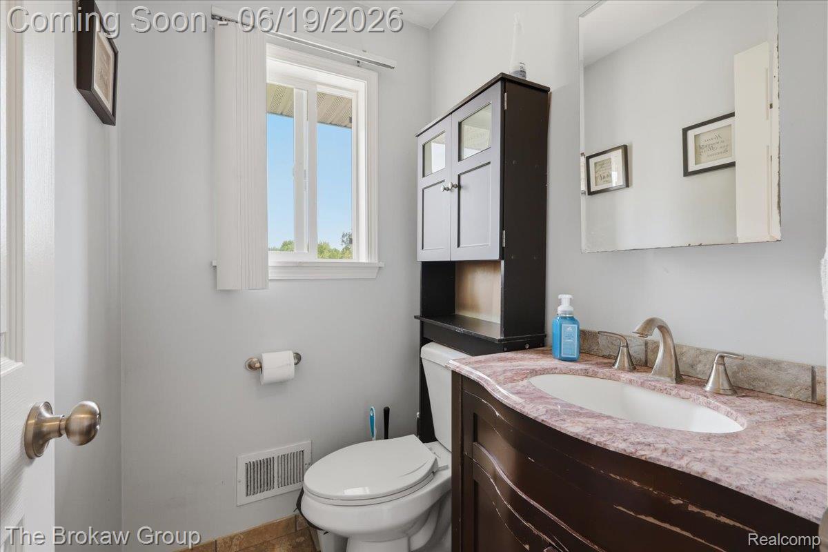 4495 Groveland Road Property Photo 20