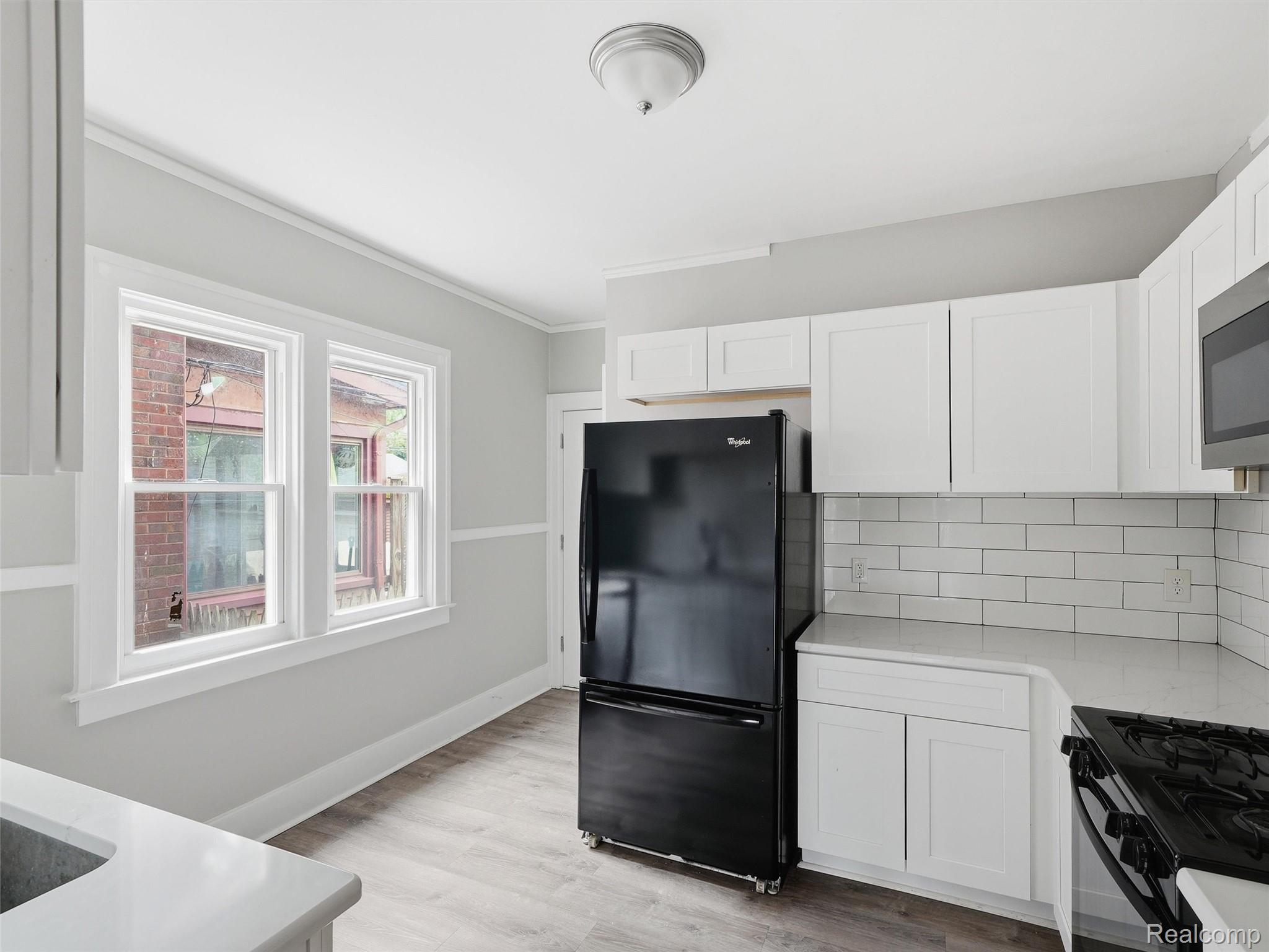 1123 Wayburn Street Property Photo 8