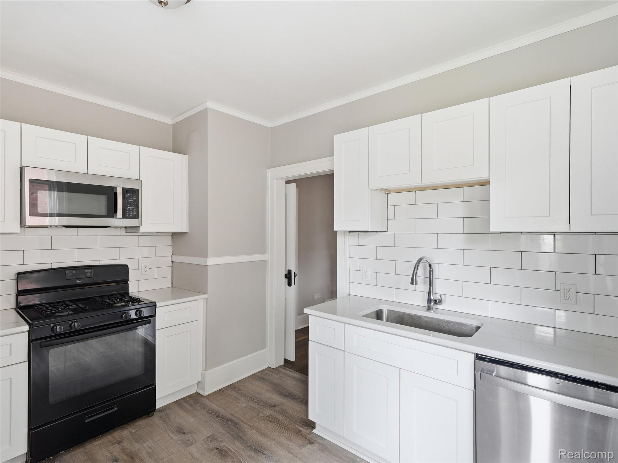 1123 Wayburn Street Property Photo 10