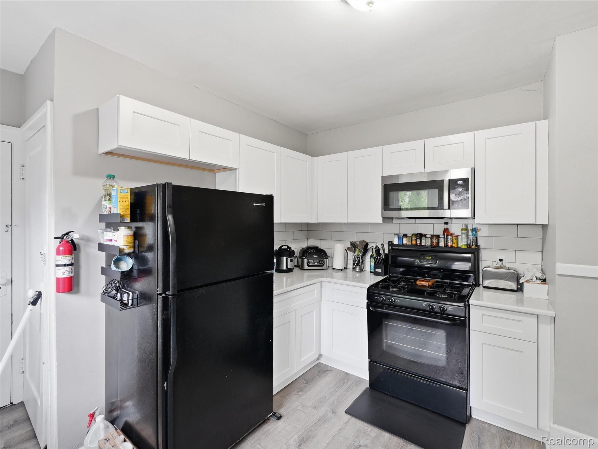 1123 Wayburn Street Property Photo 24