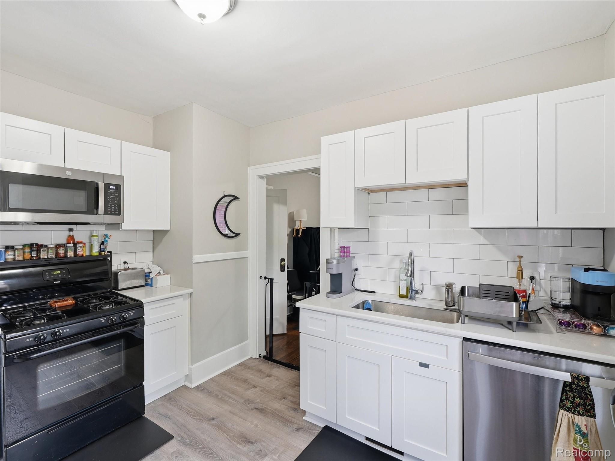 1123 Wayburn Street Property Photo 25