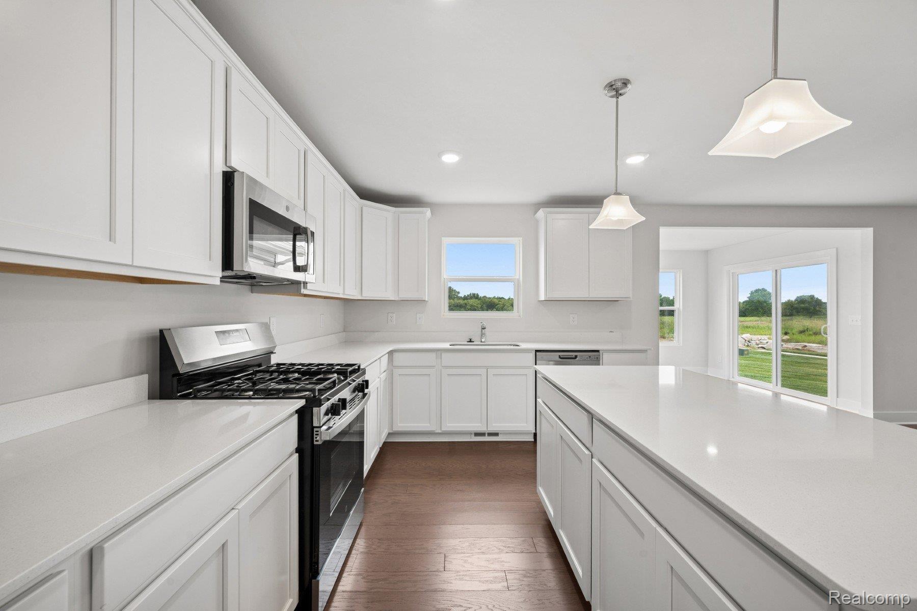 647 Harvest Way Property Photo 4