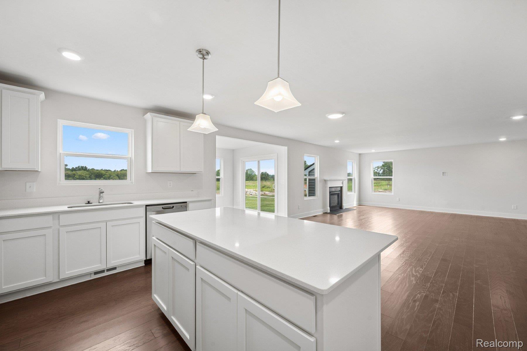 647 Harvest Way Property Photo 7