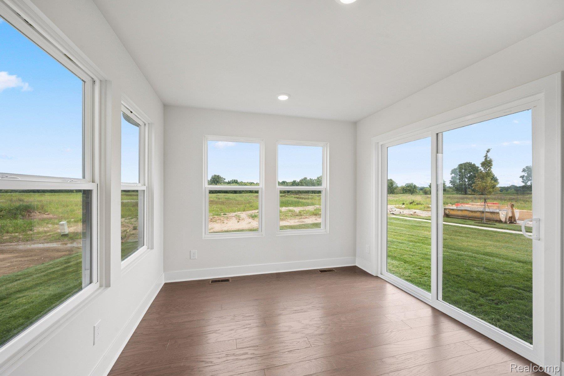 647 Harvest Way Property Photo 11