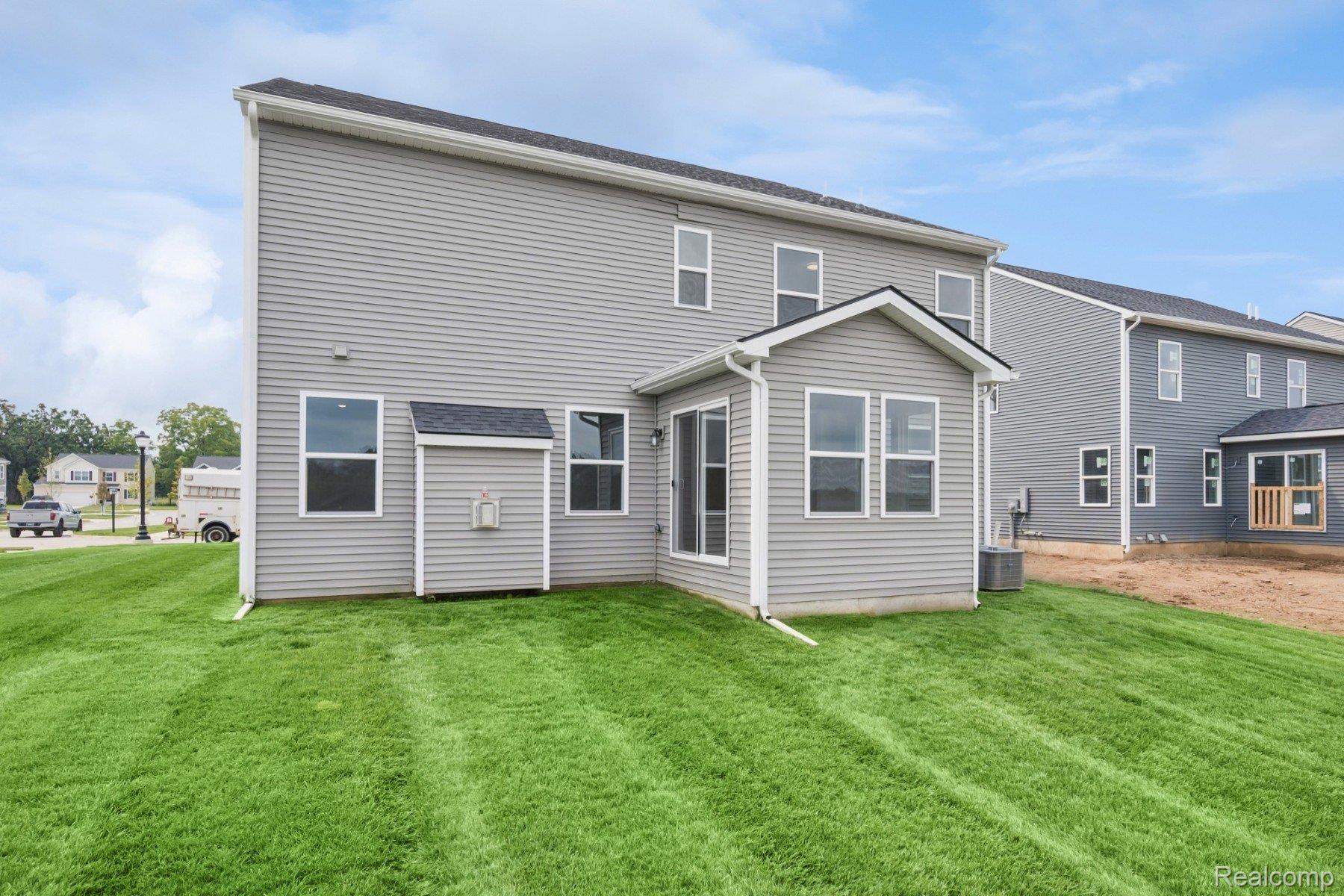 647 Harvest Way Property Photo 32