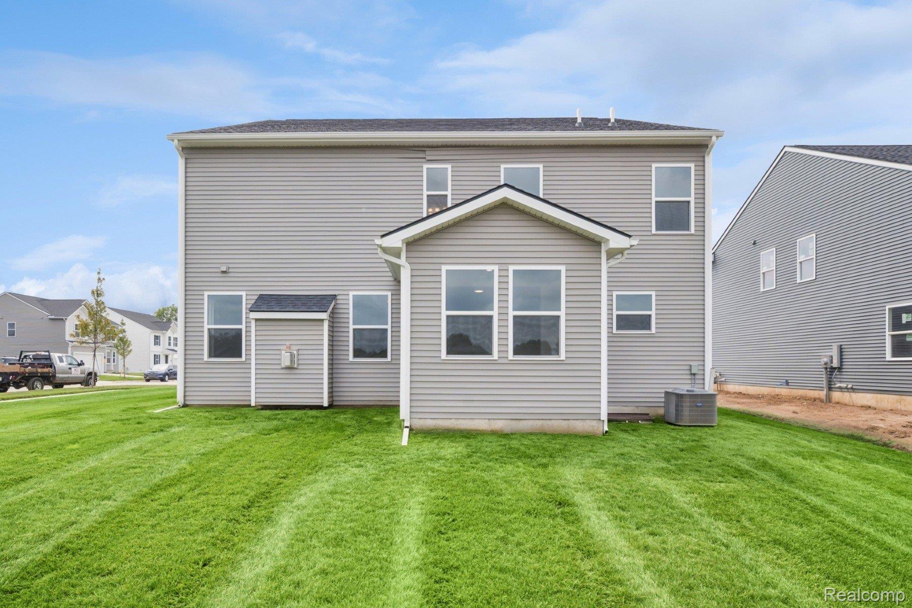 647 Harvest Way Property Photo 33