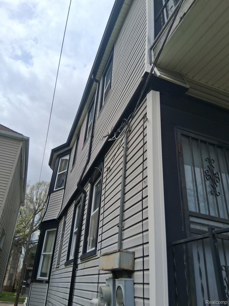 2460 Canton Street Property Photo 3