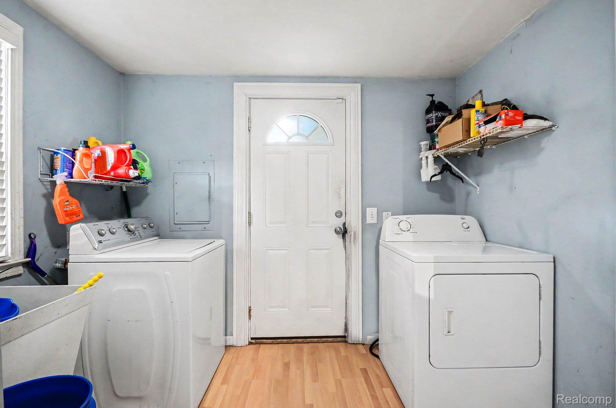 2126 Roslyn Road Property Photo 15