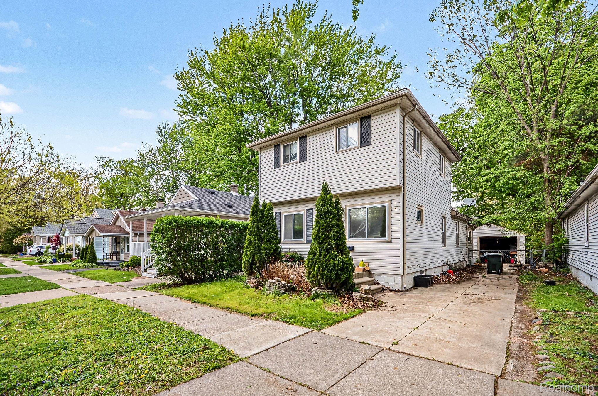 2126 Roslyn Road Property Photo 21