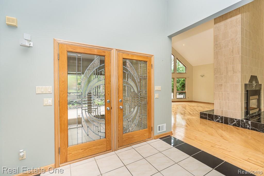2670 Spring Grove Drive Property Photo 4