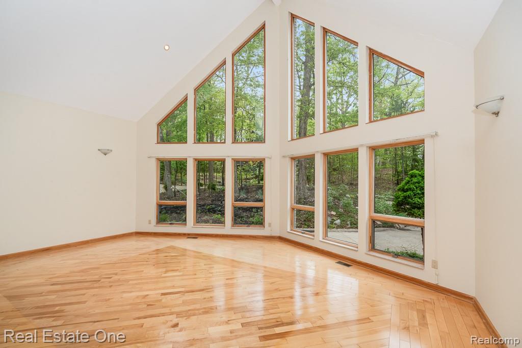 2670 Spring Grove Drive Property Photo 15