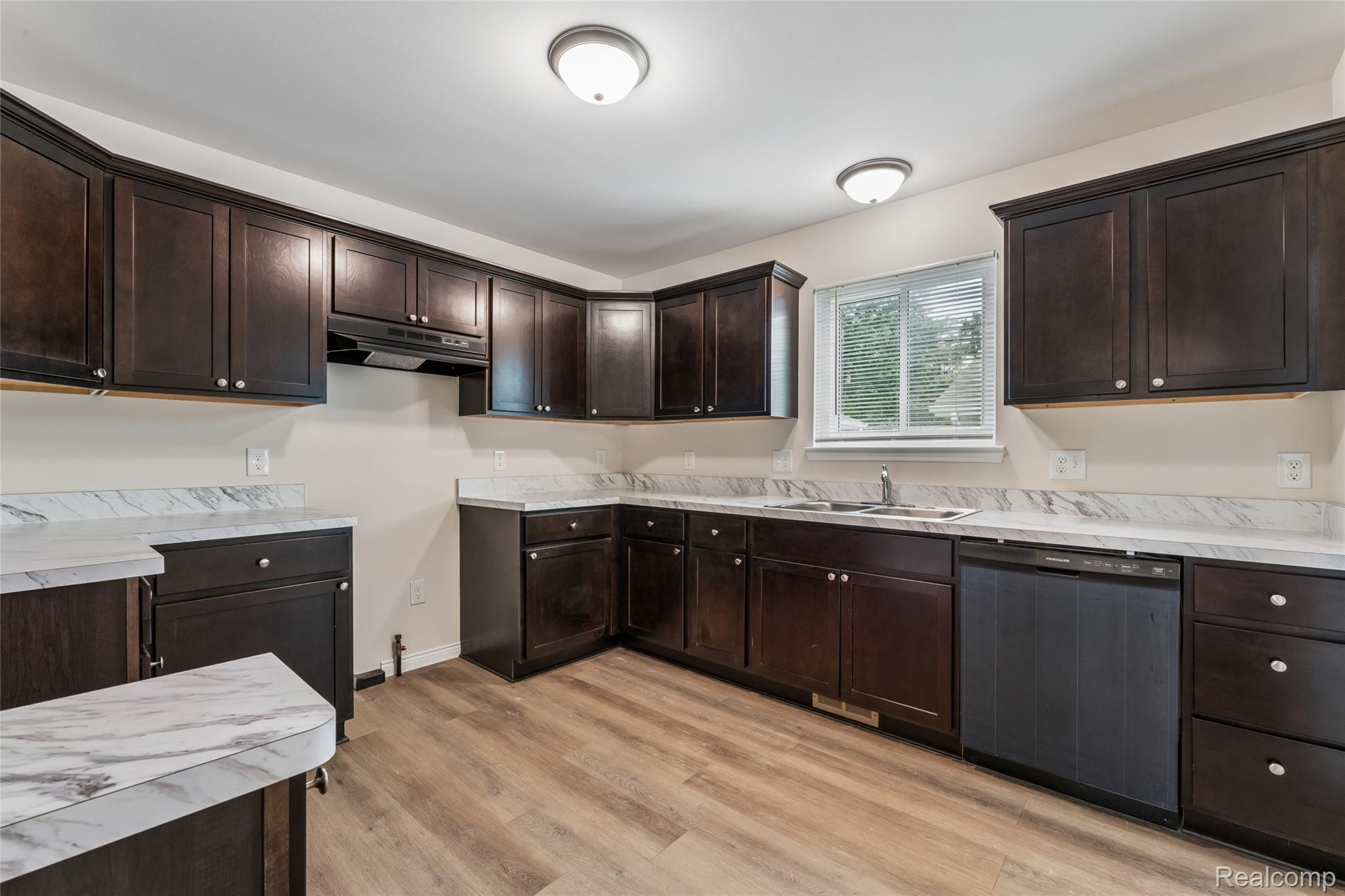 22708 Mac Arthur Property Photo 8