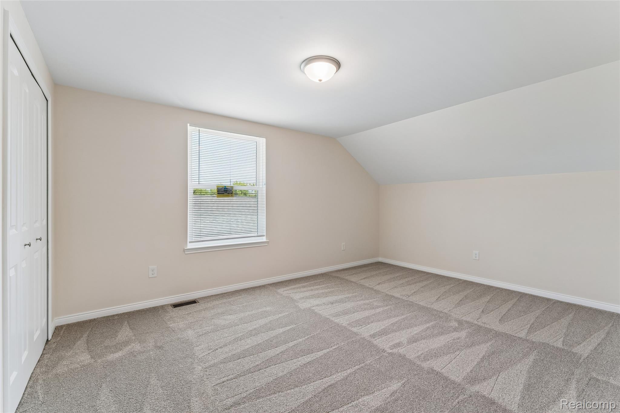 22708 Mac Arthur Property Photo 15