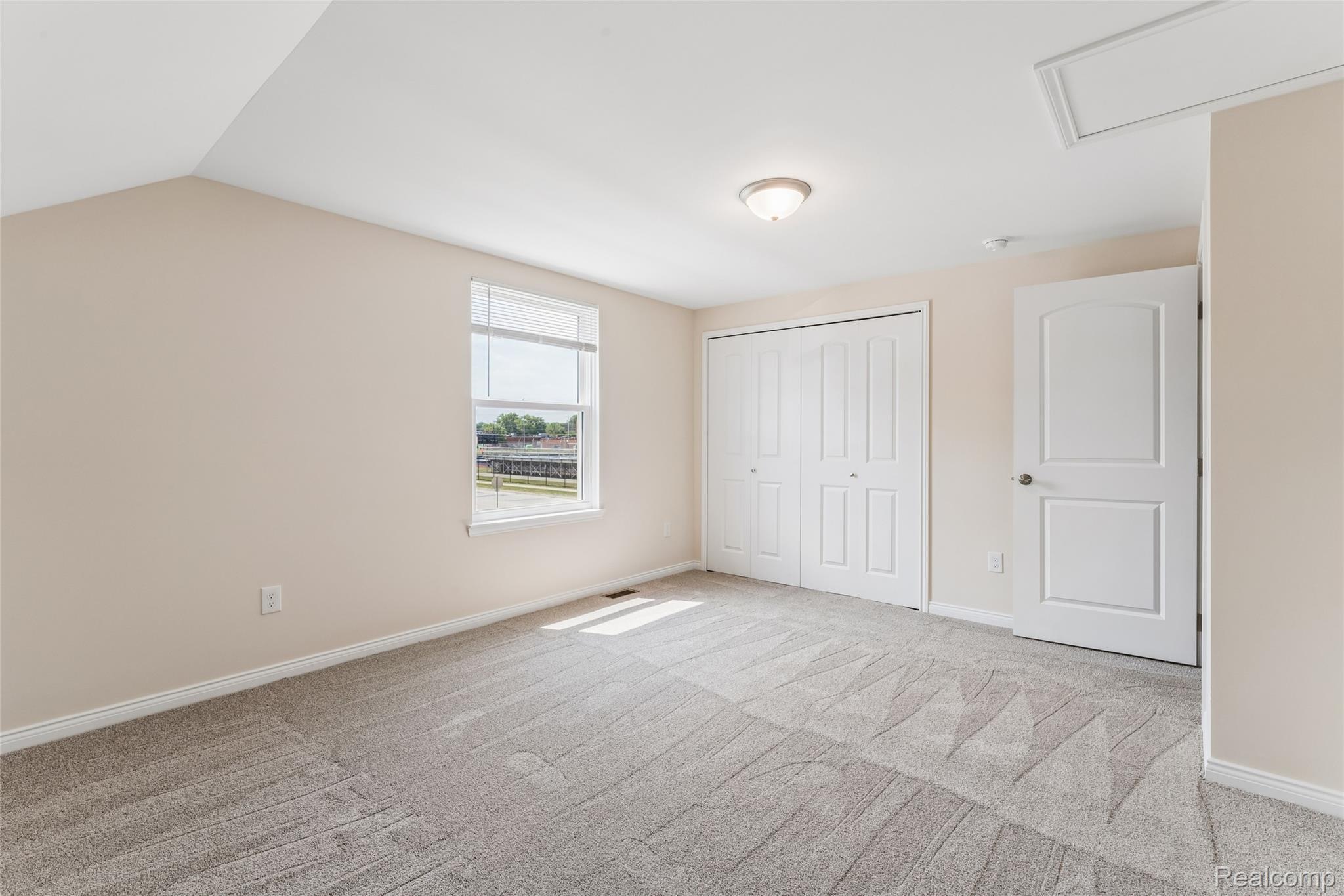 22708 Mac Arthur Property Photo 17
