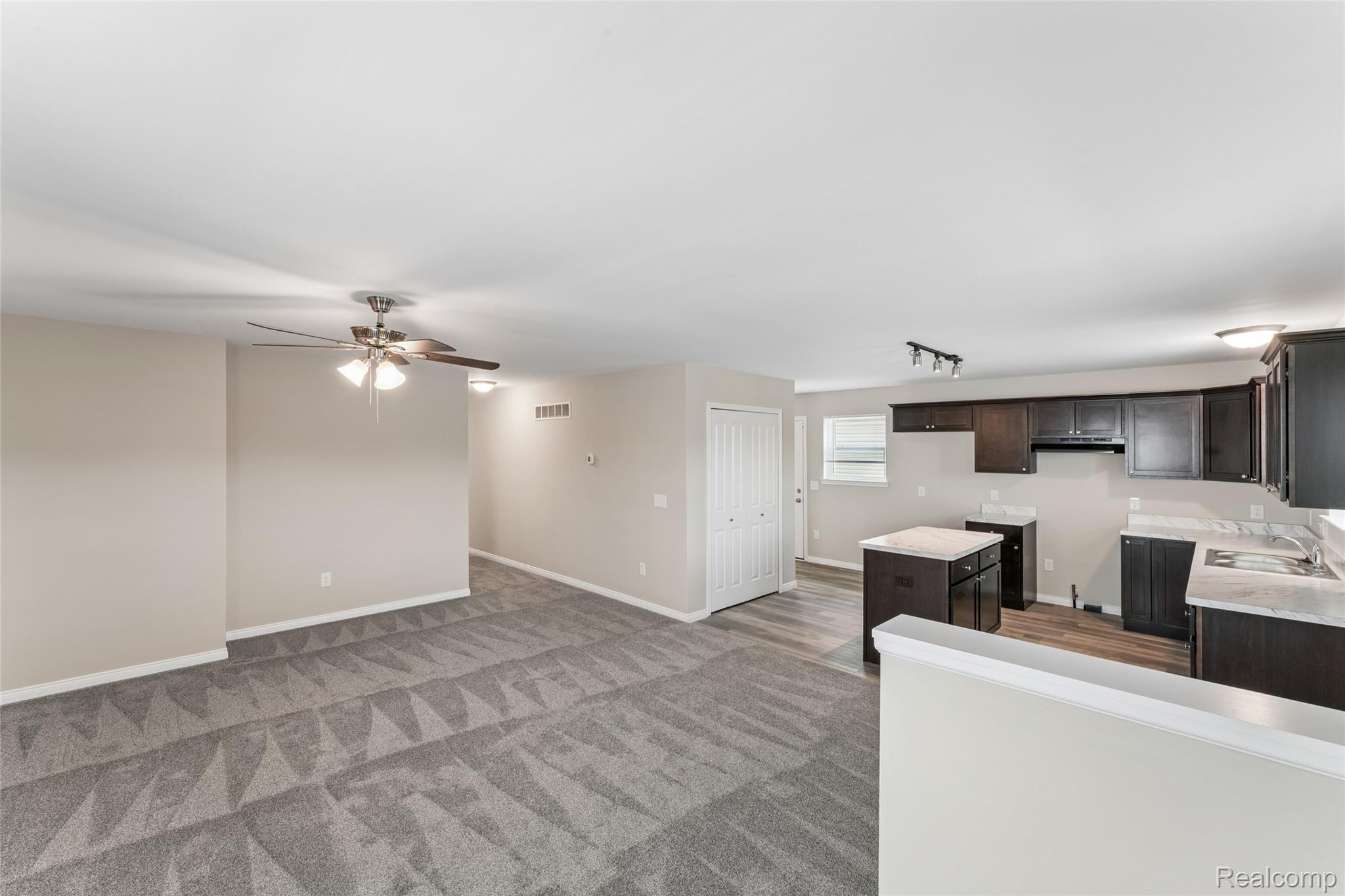 22728 Mac Arthur Property Photo 4