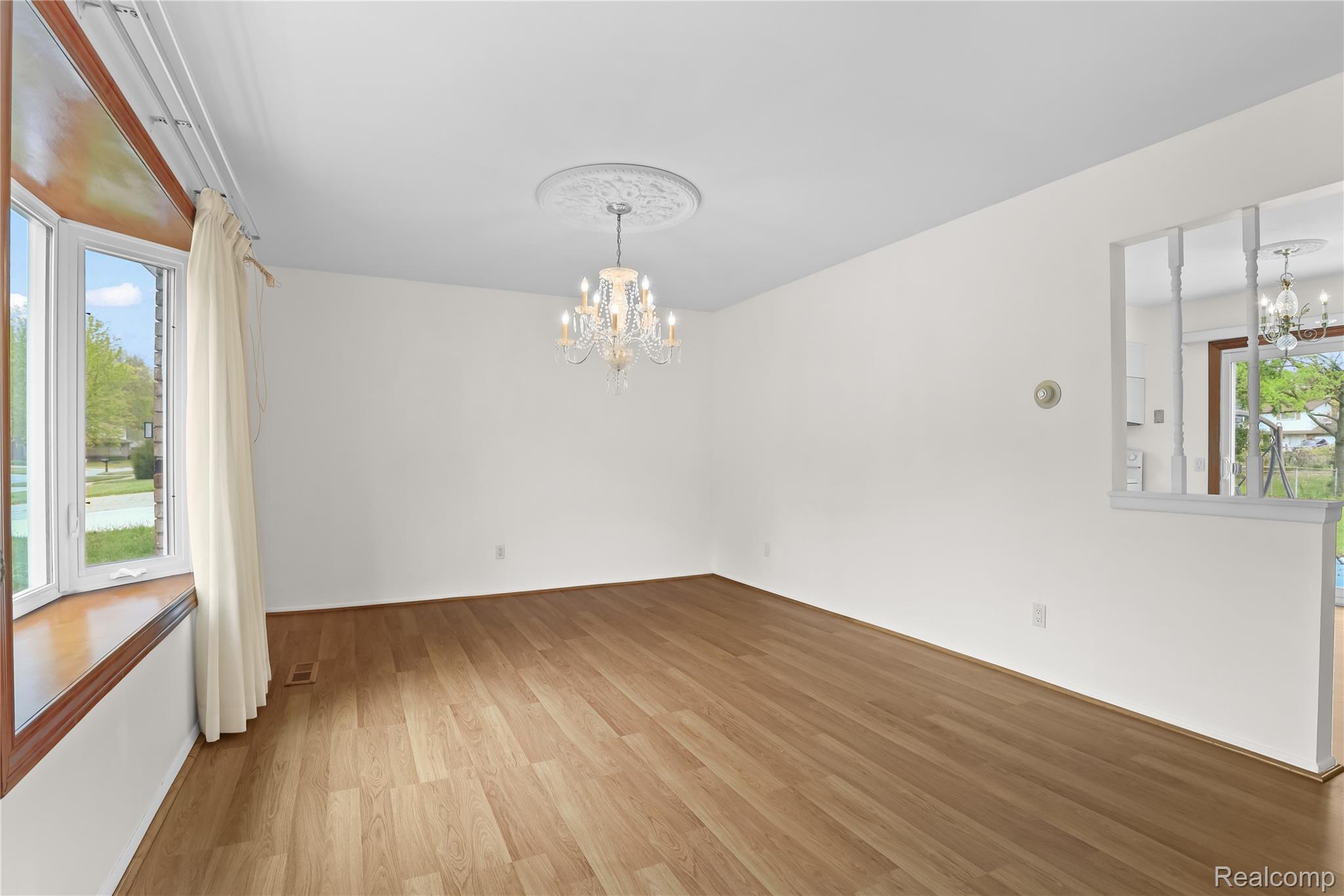 2814 Burgess Hill Drive Property Photo 7