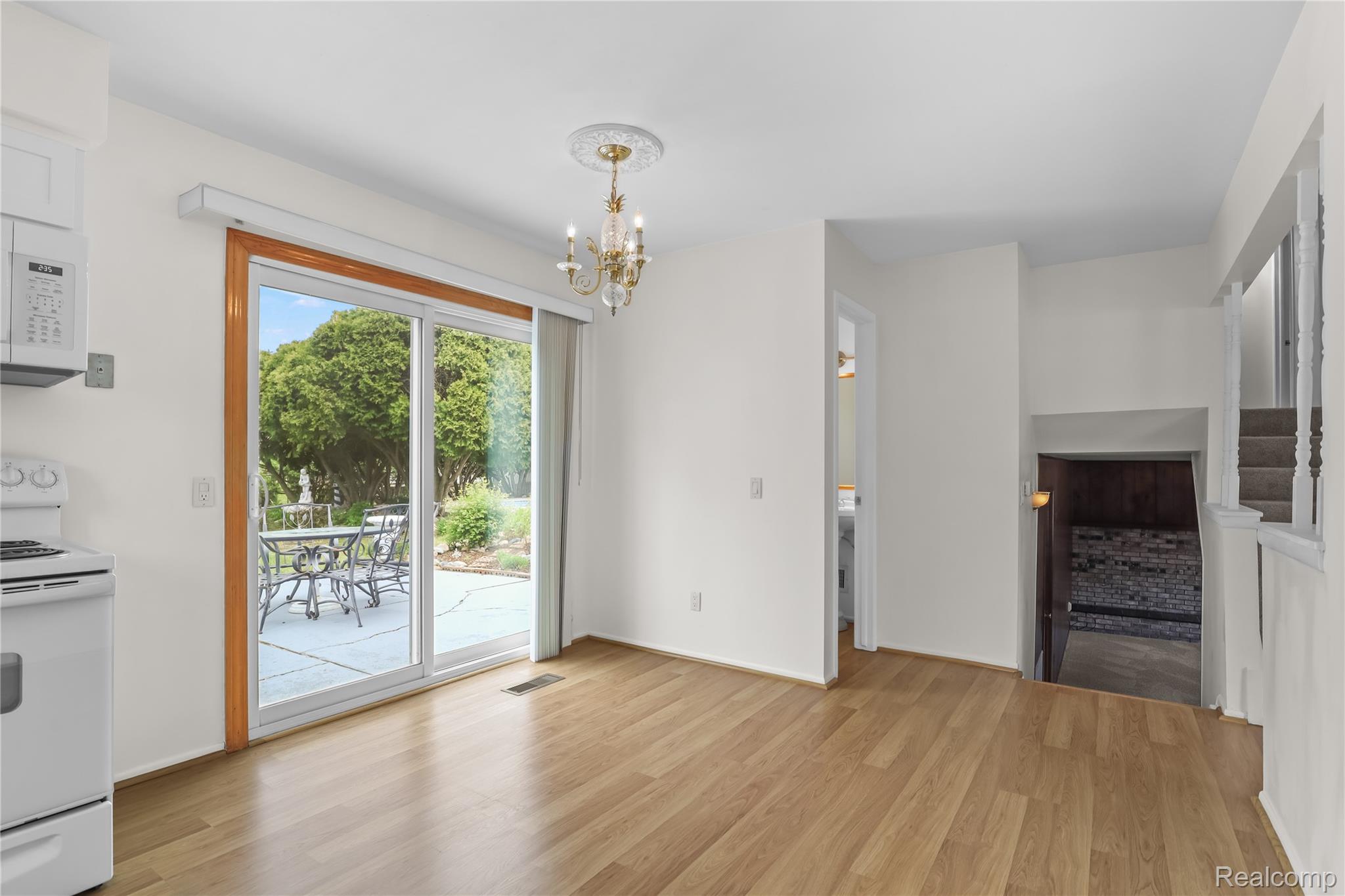 2814 Burgess Hill Drive Property Photo 13