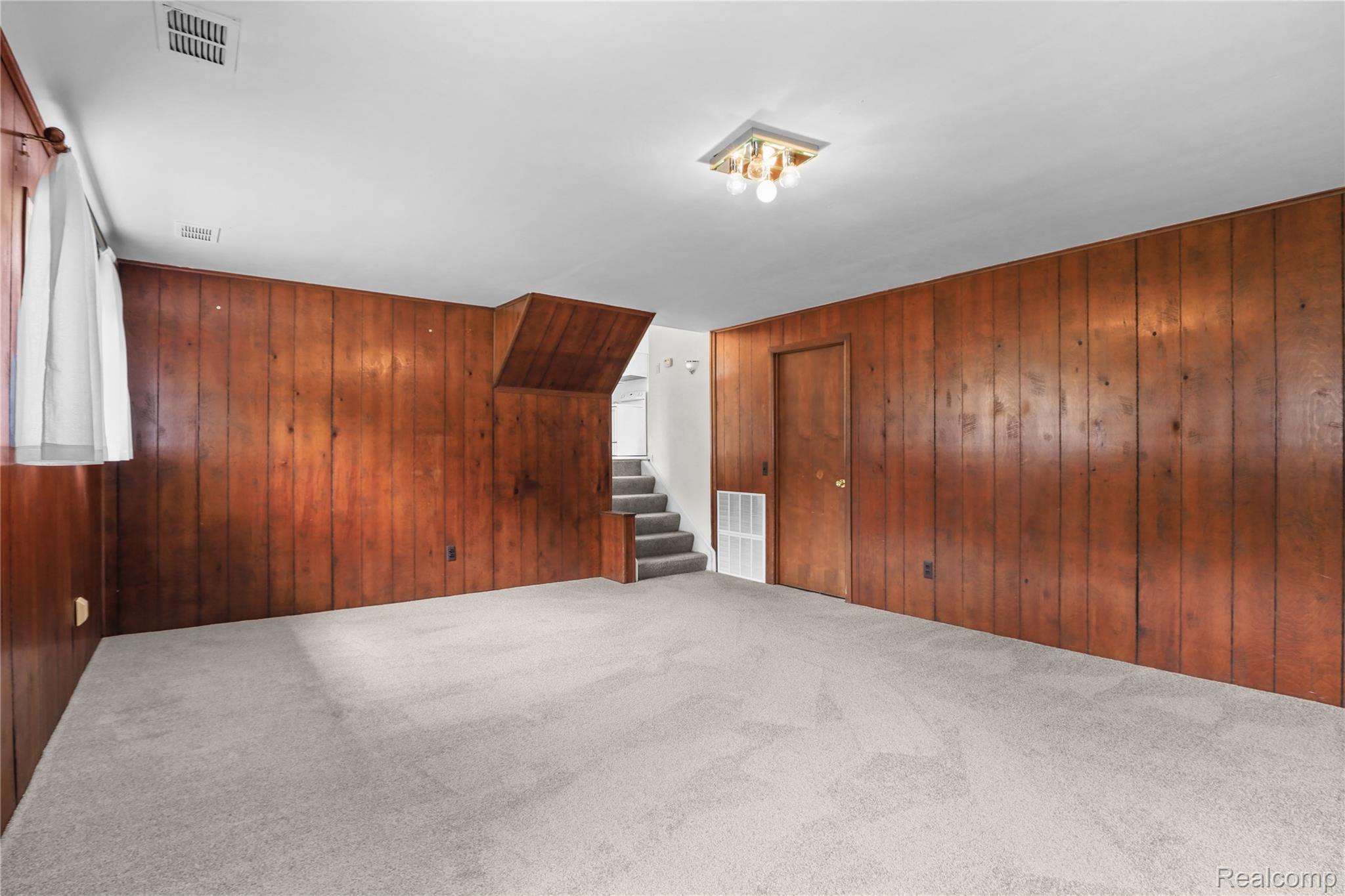2814 Burgess Hill Drive Property Photo 16