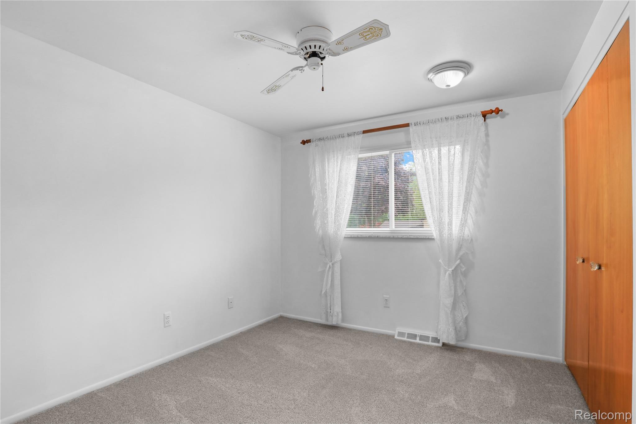 2814 Burgess Hill Drive Property Photo 21