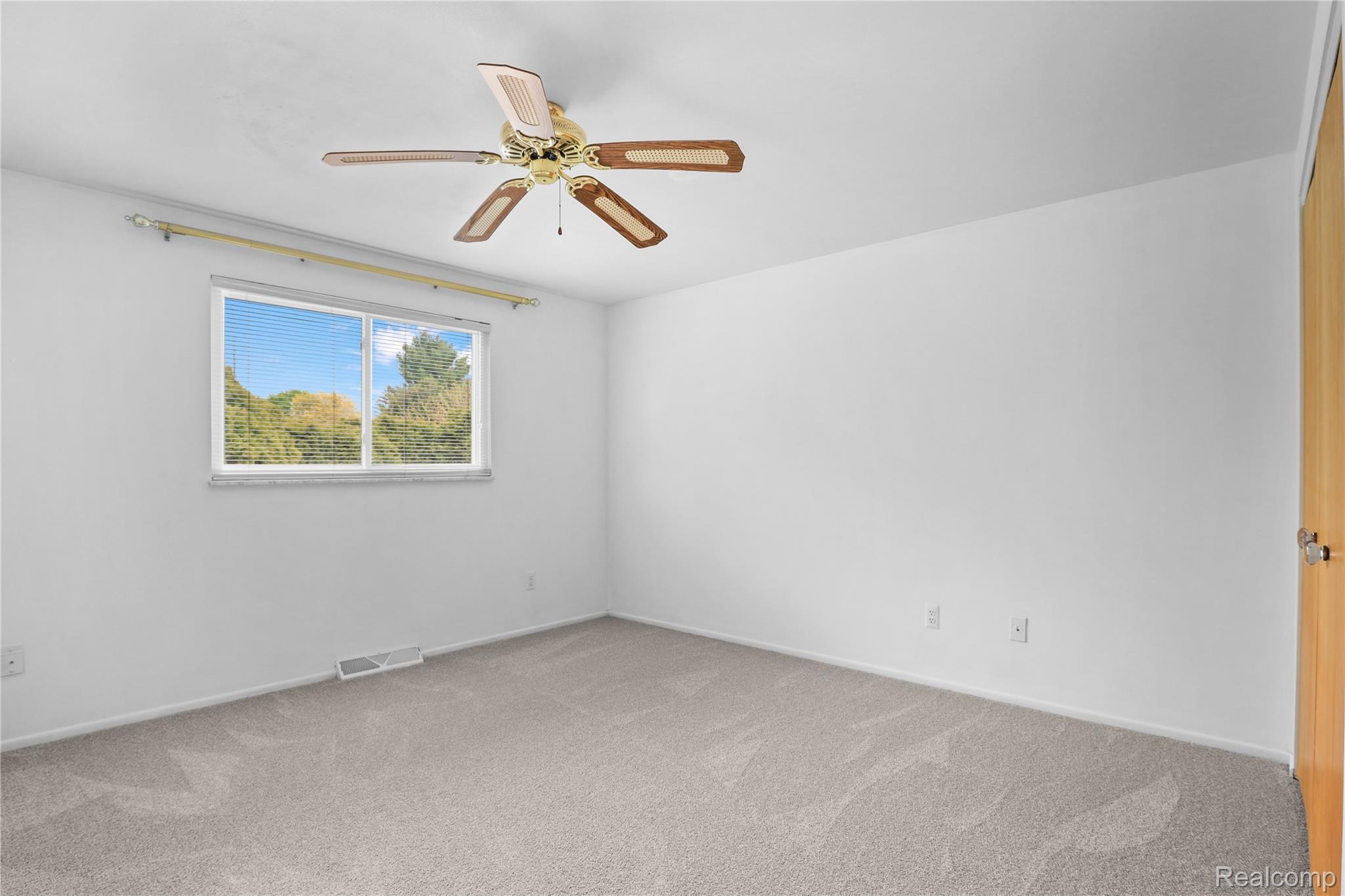 2814 Burgess Hill Drive Property Photo 23