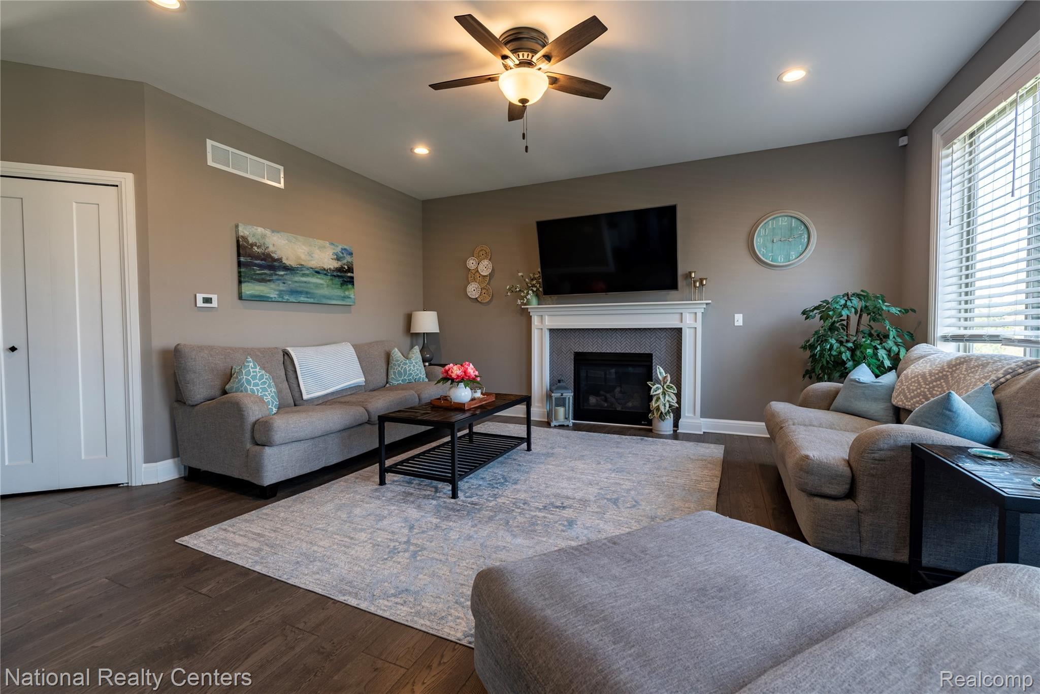 70376 Hillside Court Property Photo 4