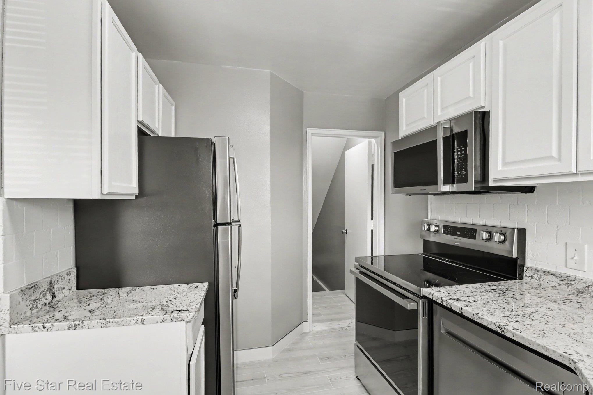 3370 Coolidge Highway Property Photo 9