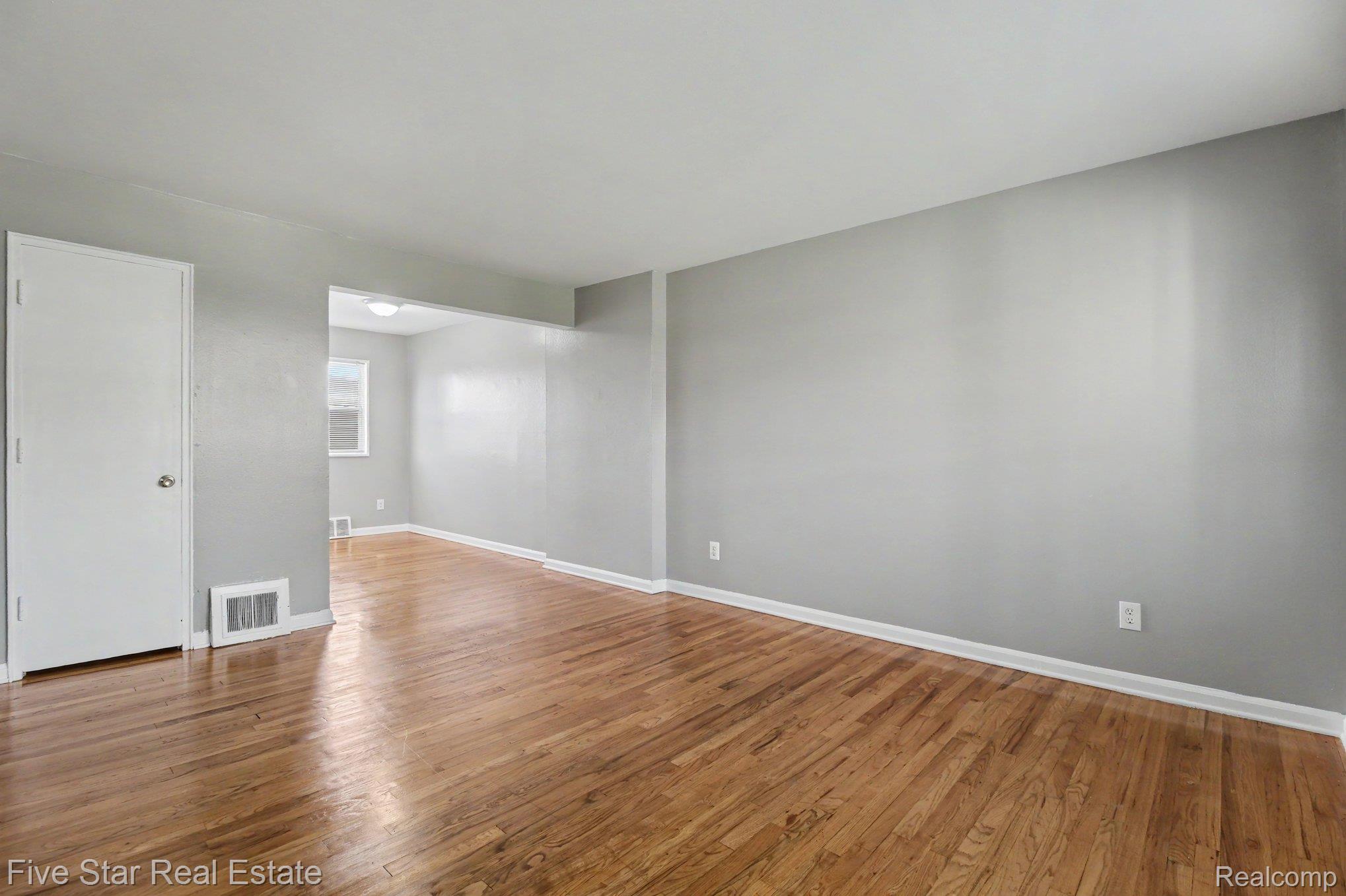 3370 Coolidge Highway Property Photo 12