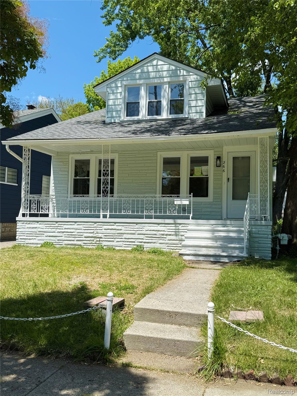 266 W Bennett Avenue Property Photo 3