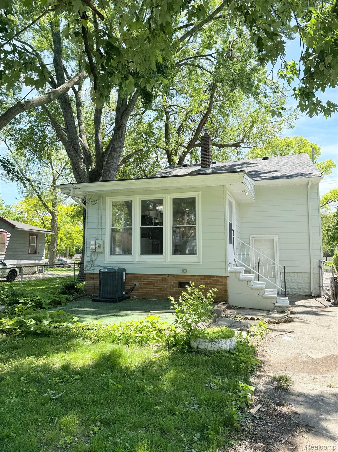 266 W Bennett Avenue Property Photo 5