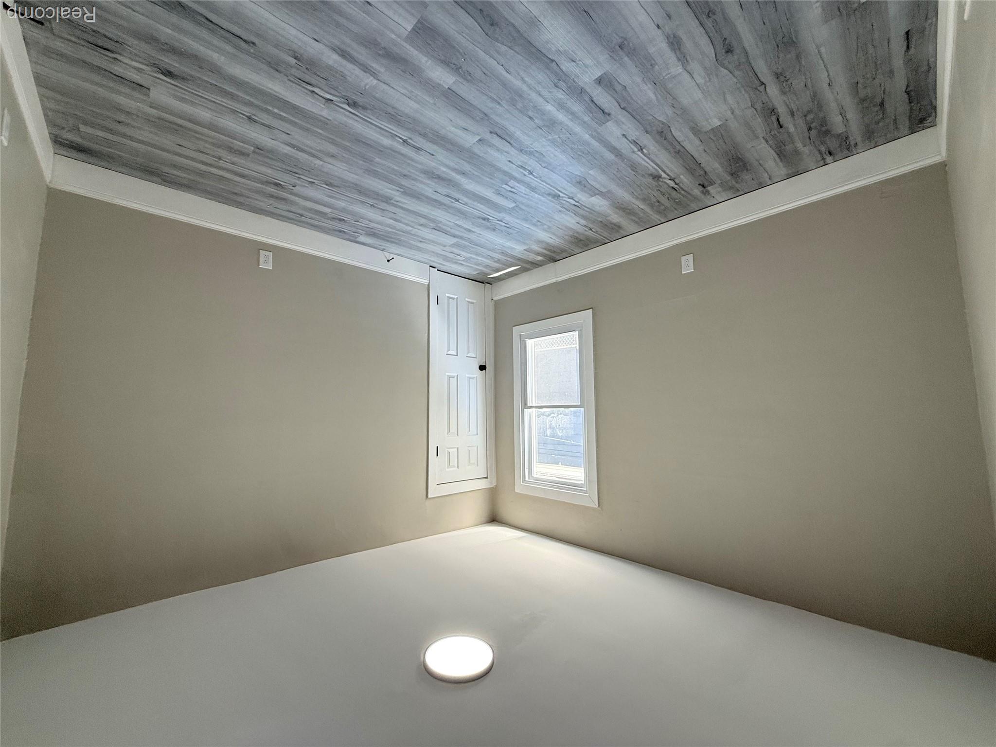 266 W Bennett Avenue Property Photo 18