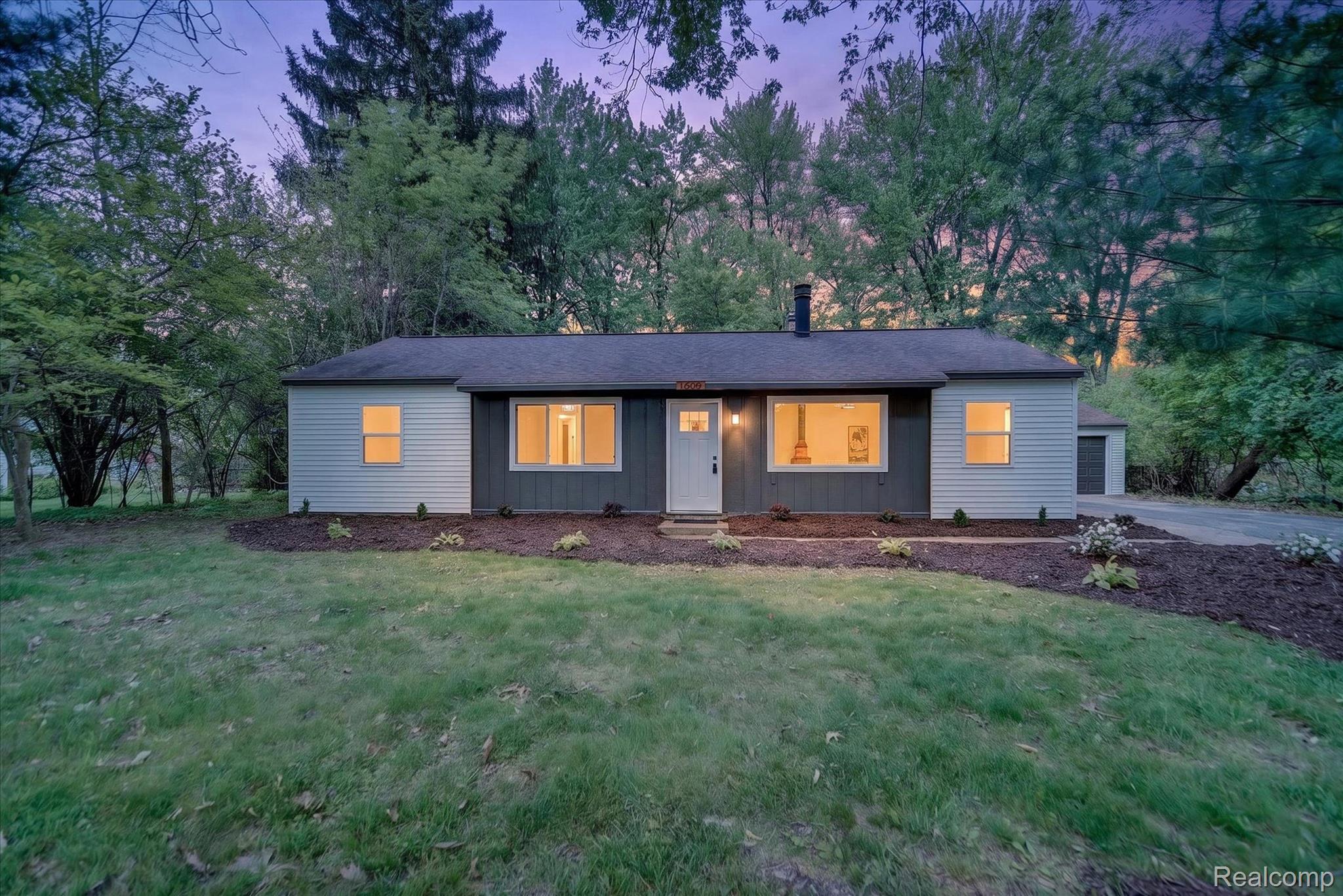 1609 Gilcrest Avenue Property Photo 1