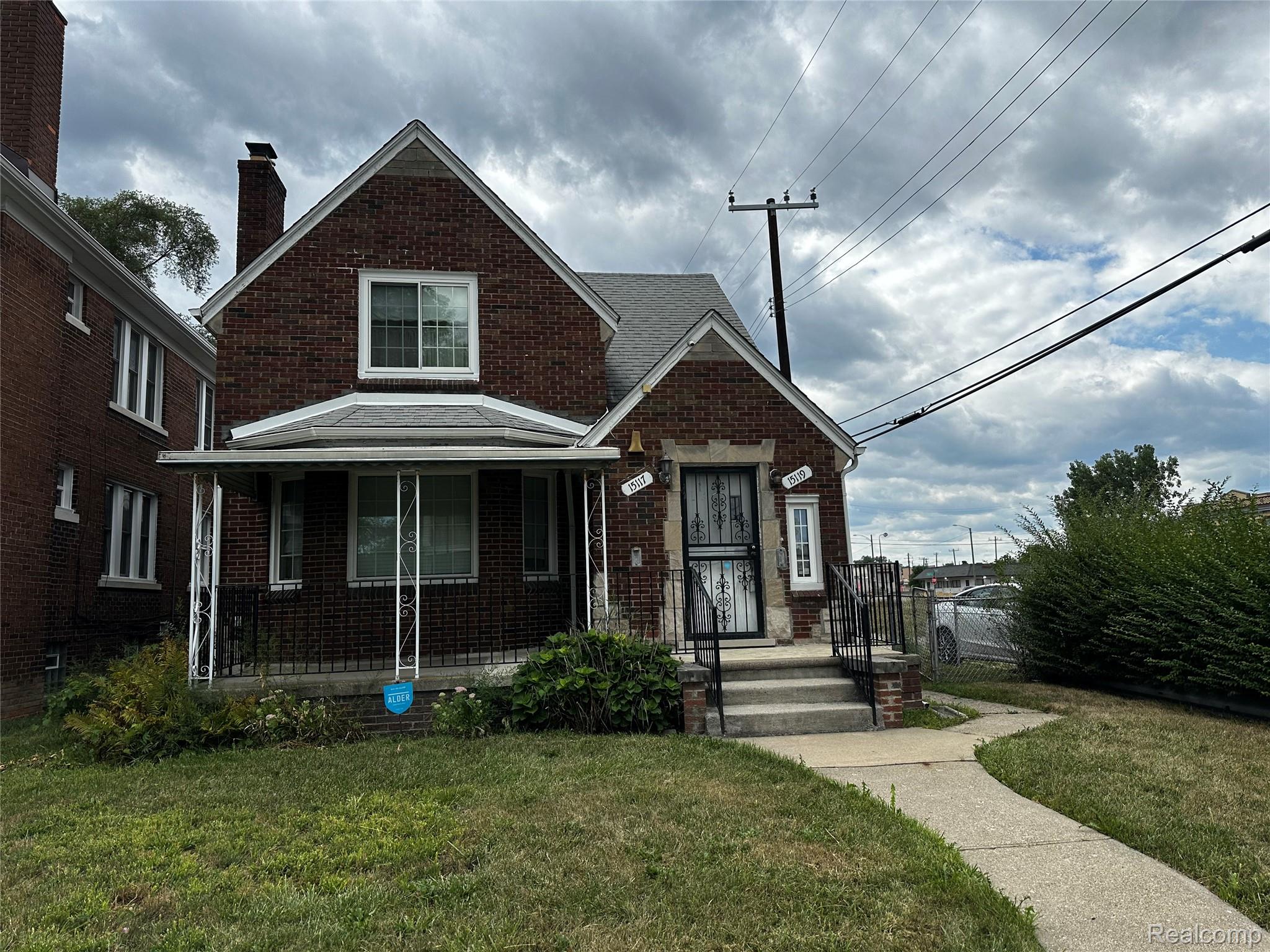 15117 Holmur Street Property Photo 1