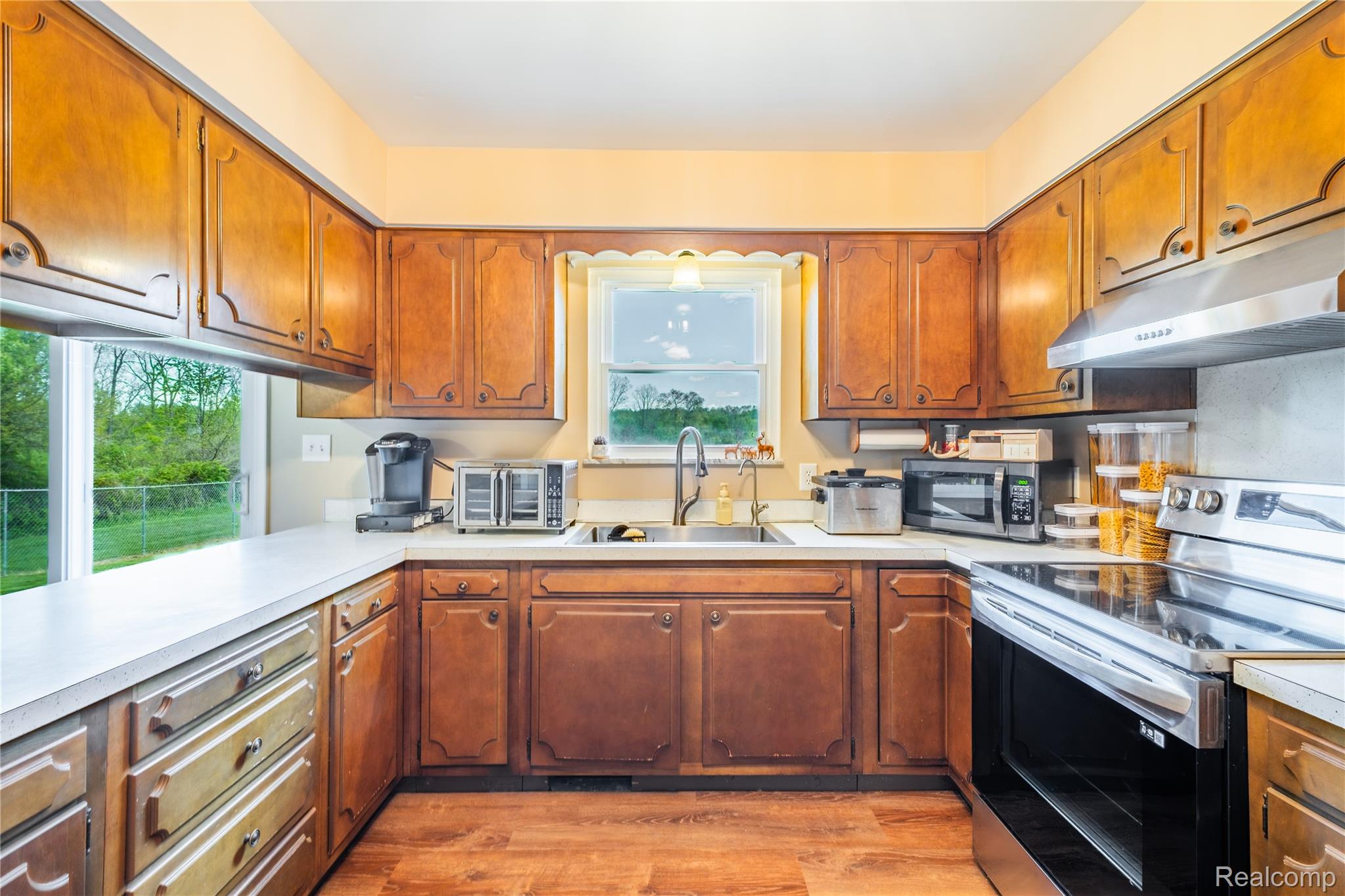 4240 Sheridan Road Property Photo 7