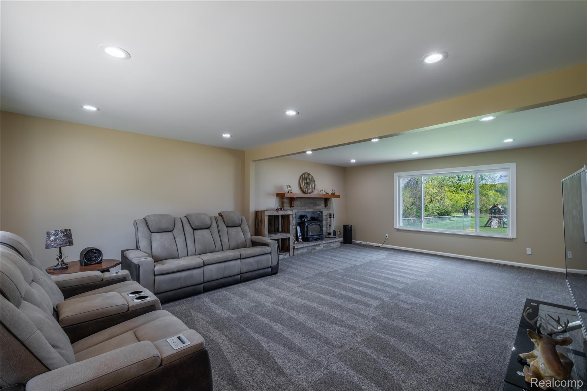 4240 Sheridan Road Property Photo 10