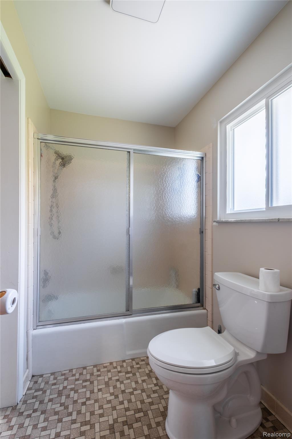 4240 Sheridan Road Property Photo 25