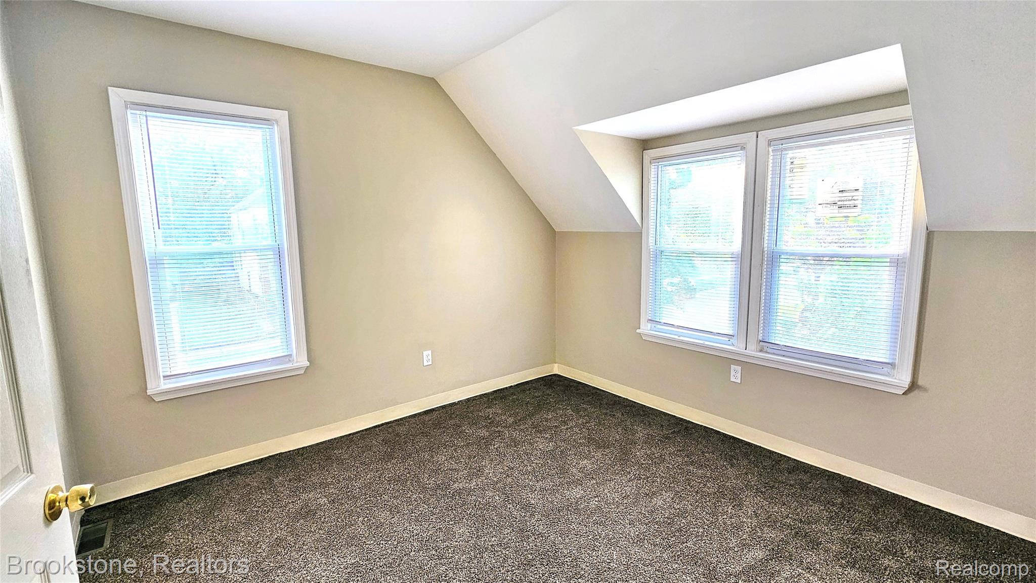 2520 Seyburn Street Property Photo 28