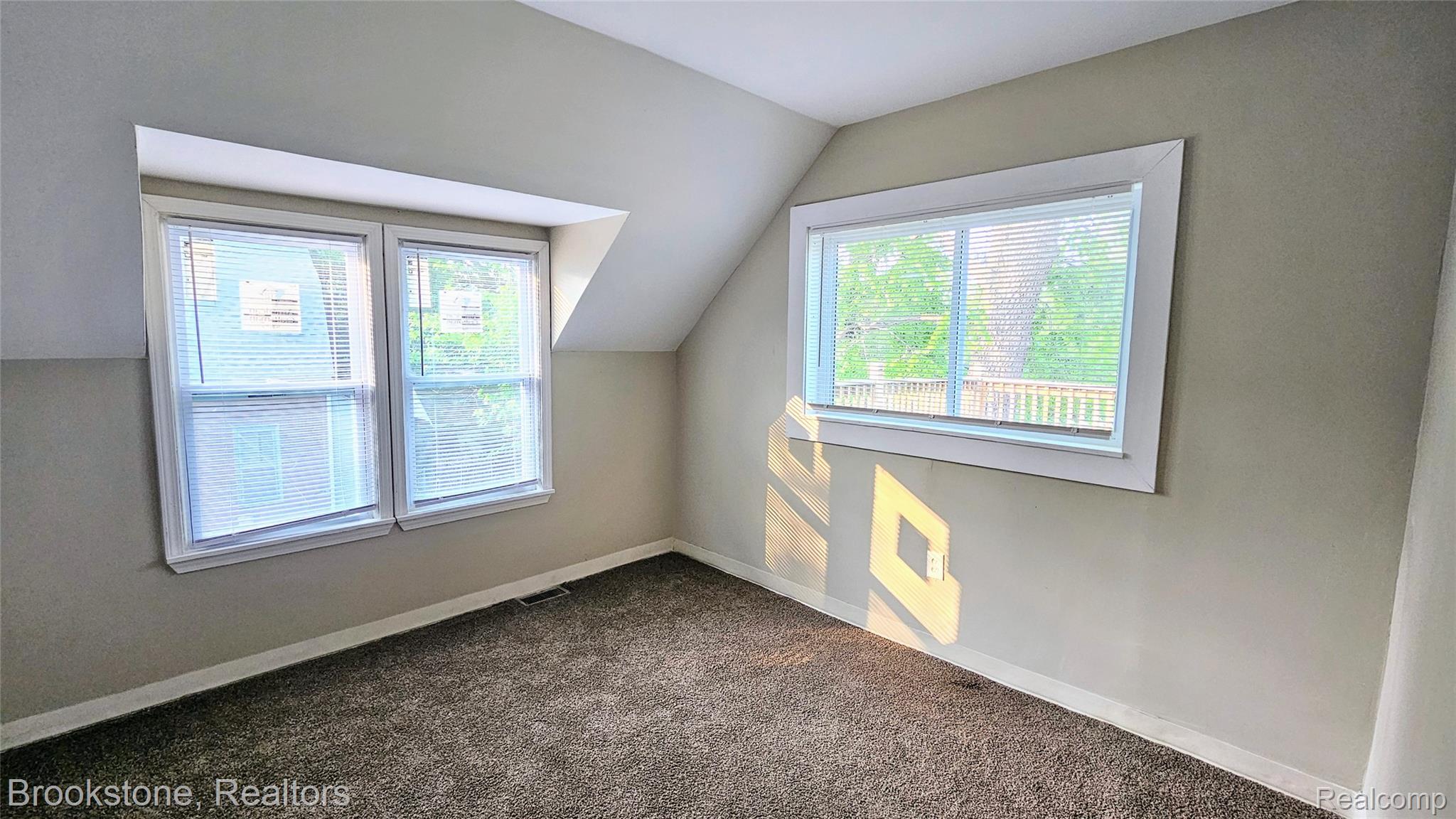 2520 Seyburn Street Property Photo 35