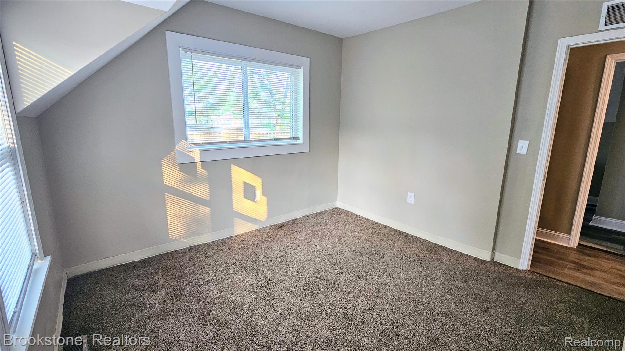 2520 Seyburn Street Property Photo 36