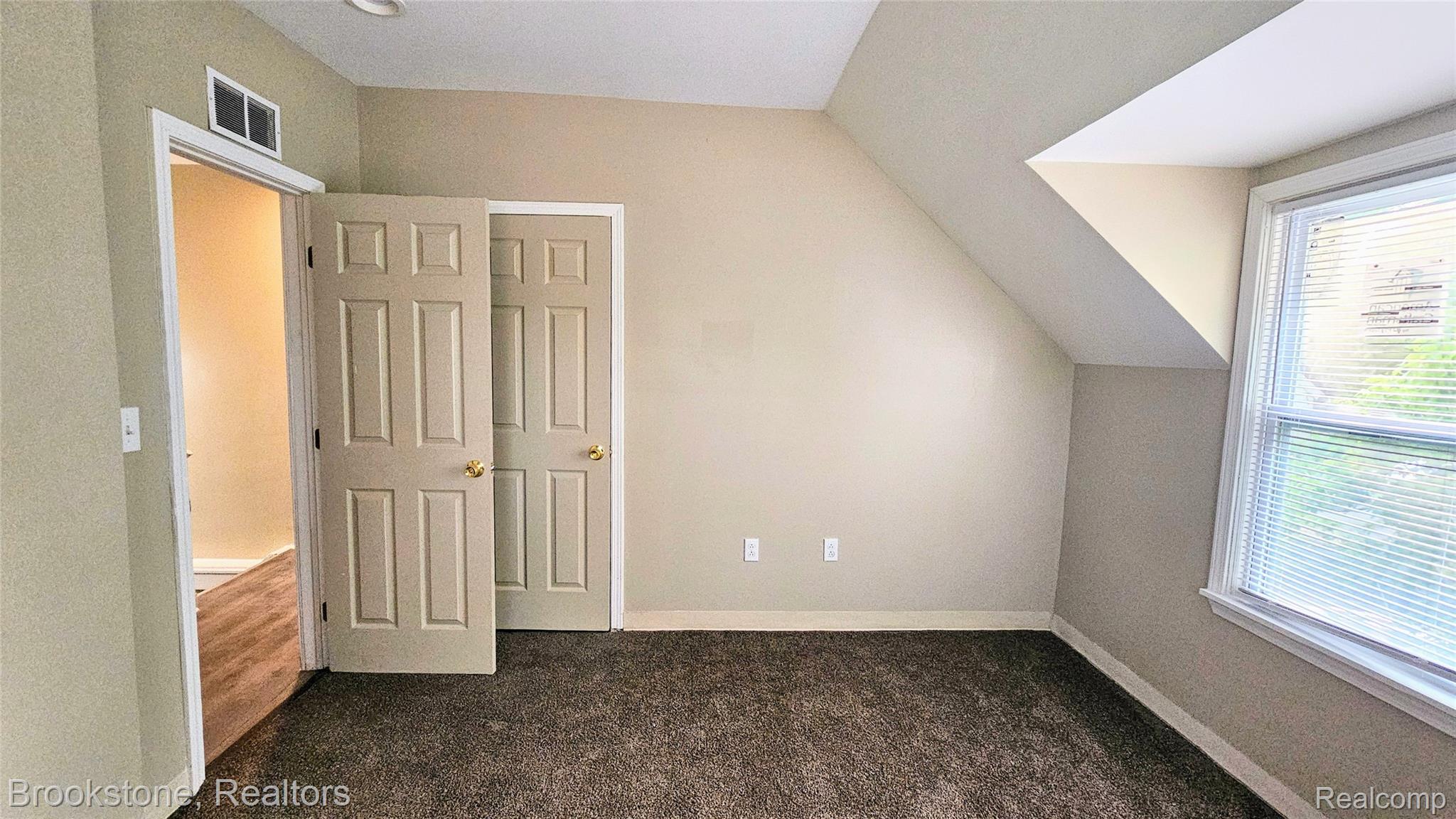2520 Seyburn Street Property Photo 37