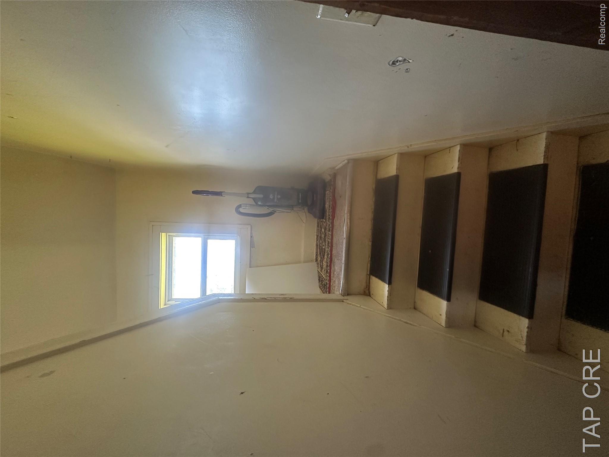 2273 S M 65 Highway Property Photo 18